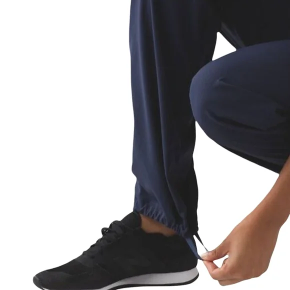 Lululemon Dance Studio Pant III Navy Size 4 - Picture 3 of 14